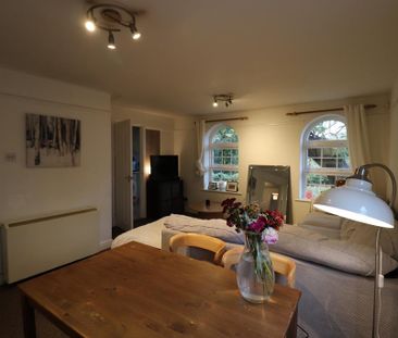 2 bedroom flat to rent - Photo 2