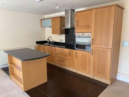 Somersbury Court Somersbury Court, Somerset Road, Huddersfield, HD5 - Photo 3