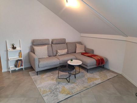 Appartement de 2,5 pièces aux combles dans un immeuble récent ! - Photo 2