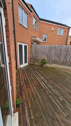 3 bedroom terraced house to rent - Photo 2