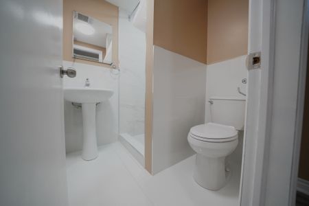 For Lease - 35 Beckett (Baseement) Avenue Unit# Basement, Toronto, Ontario - Photo 4