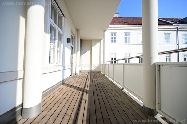 sanierte Altbauwohnung mit großer Loggia - Photo 1