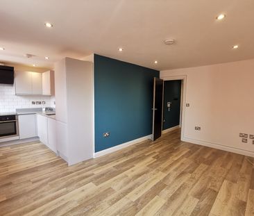 2 Bed Flat, The Cigar Factory, BS3 - Photo 2
