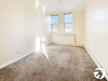 3 bedroom flat to rent - Photo 5
