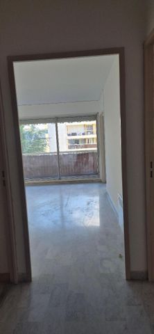 Location Appartement 3 pièces 70m² NICE 06100 - Photo 4