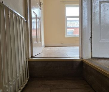 2 Bed Terraced House, Fram St, M6 - Photo 6