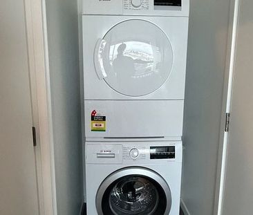 Fully Furnished Secure Studio Apartment - Photo 6