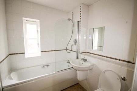 4 bedroom terraced house to rent - Photo 5