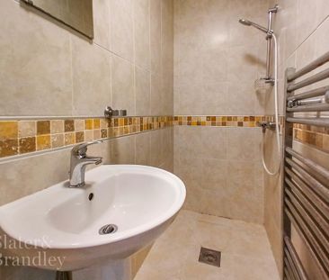 1 bedroom in a house share to rent - Photo 3