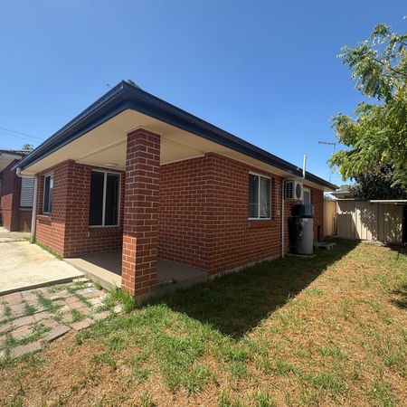 Comfortable & Convenient Living in St Marys - Photo 4