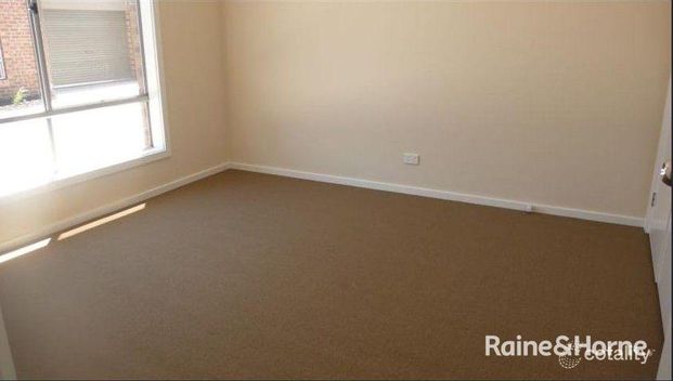 Comfortable 3-Bedroom Home in a Quiet Darley Court - Photo 1