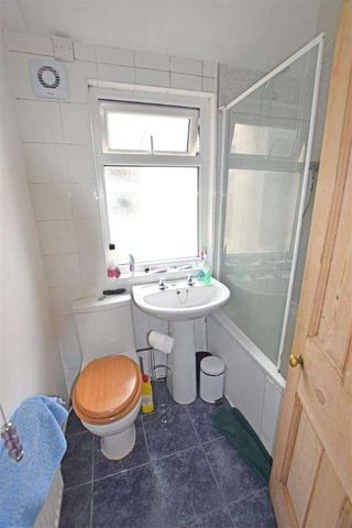 Canada Road, Heath/gabalfa, Cardiff, CF14 - Photo 2