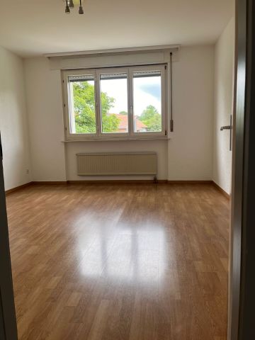 Spacious 4.5-room apartment for rent in a peaceful and green setting in Villaraboud - Photo 4