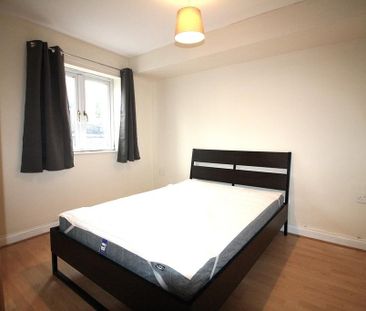 2 bedroom ground floor flat to rent - Photo 2