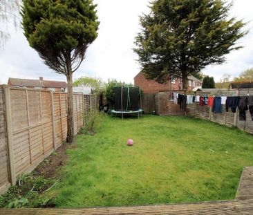 3 bedroom semi-detached house to rent - Photo 4