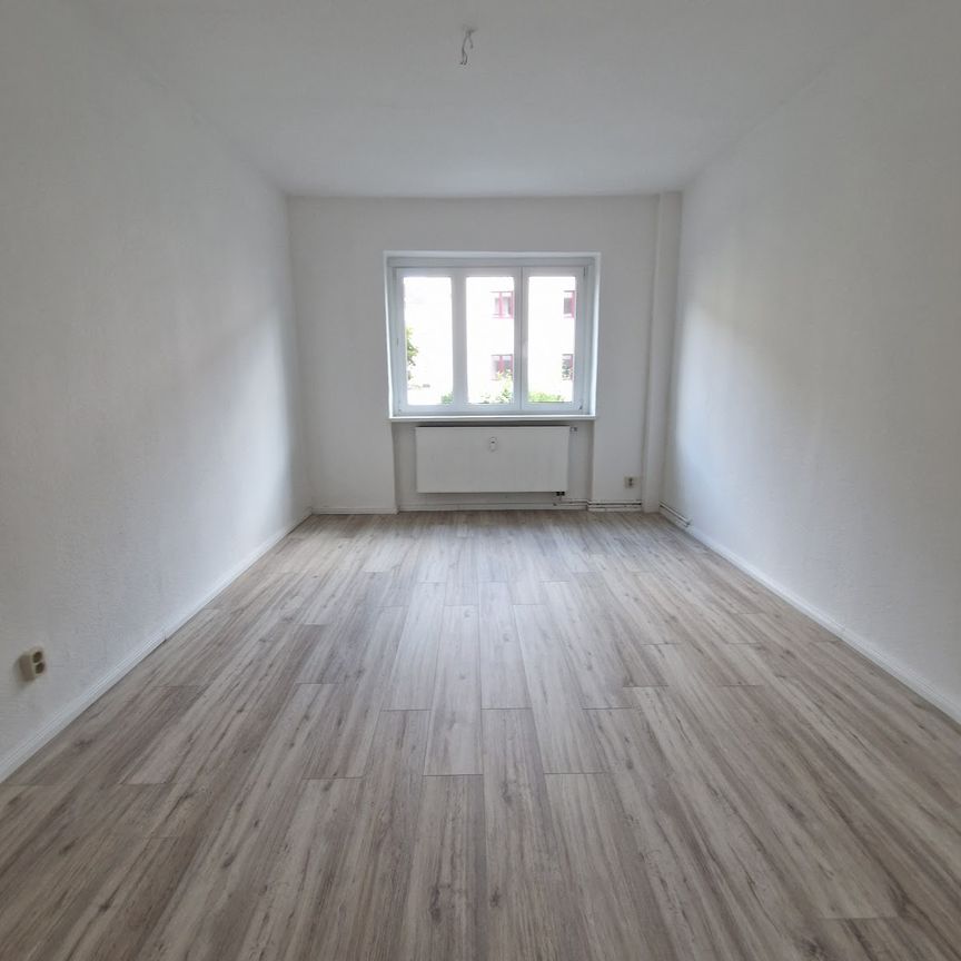 Ruhig gelegen in Cracau, drei Zimmer Wohnung mit Balkon! - Foto 1