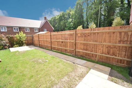 Raghill Close, Basingstoke - Photo 2