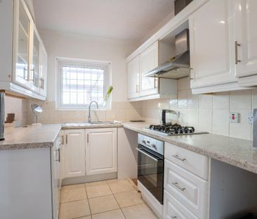 2 bedroom semi-detached house to rent - Photo 5