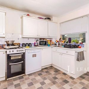 3 bedroom house to rent Selwyn Road, Stamford, PE9 - Photo 2