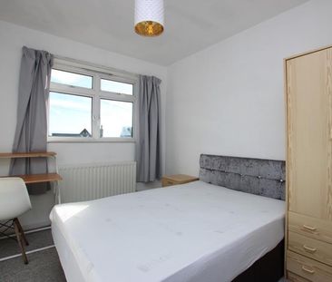 1 bedroom in a house share to rent - Photo 6