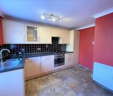 3 bedroom terraced house to rent - Photo 5