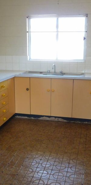 Low-Maintenance 2 Bedroom Unit - Photo 1