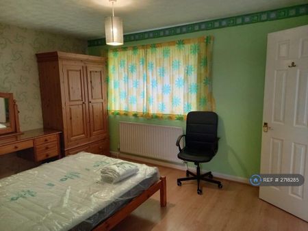 3 bedroom detached house to rent - Photo 4