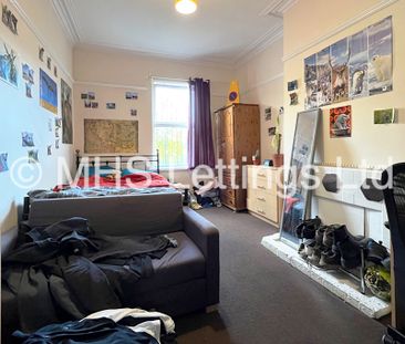 6 Bedroom Mid Terraced House for rent in Chestnut Avenue - Photo 1