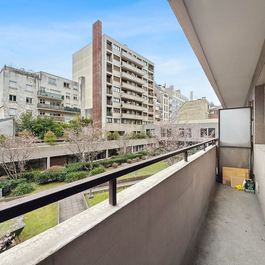 F2 Lumineux avec Balcon & Parking - Votre Havre de Paix à Gambetta ! - Photo 1