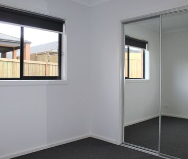 LUXURIOUS FAMILY HOME!!! - Photo 4