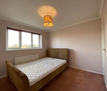 3 bedroom end of terrace house to rent - Photo 4