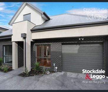 Sleek & Stylish Townhouse - Photo 1