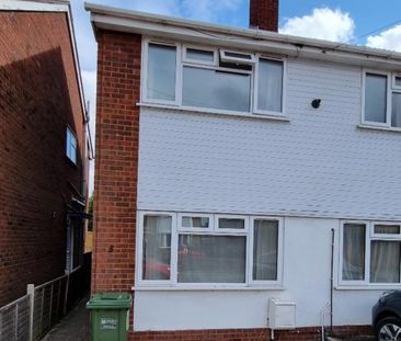 5 bedroom semi-detached house to rent - Photo 6