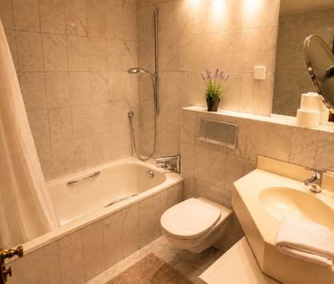 Möbliert wohnen im Herzen von Biel – 40 m², Balkon, Klima & Sauna - Photo 3