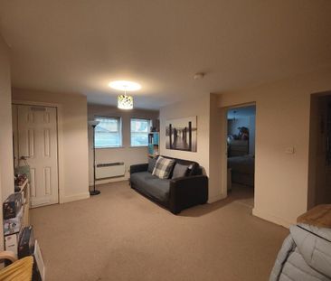 1 bedroom flat to rent - Photo 2