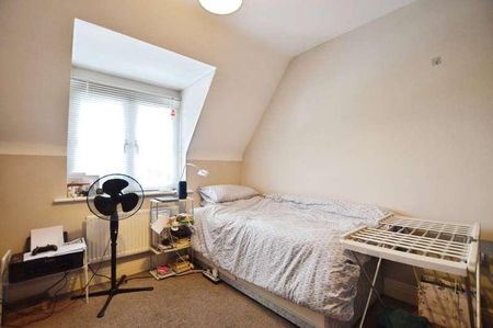 Summer Close, Byfleet, West Byfleet, Surrey, KT14 - Photo 3