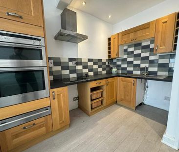2 bedroom maisonette to rent - Photo 2