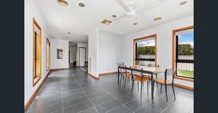 Spacious & Modern Living in Prime Estella Location - Photo 2