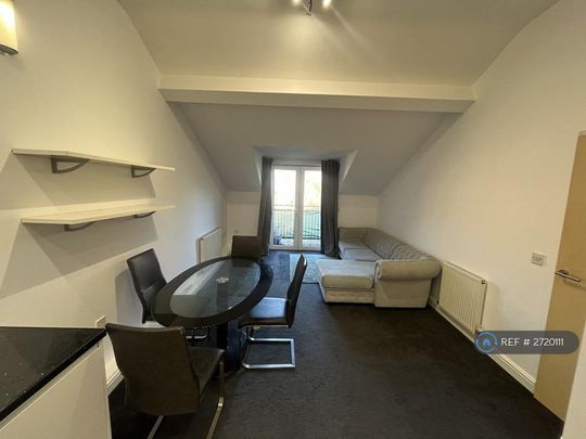 2 bedroom flat to rent - Photo 1