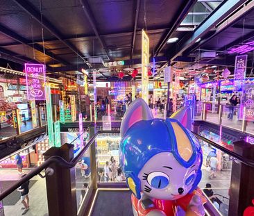 Large 1 Bedroom with Carspace, Shopping right at your door - Photo 3