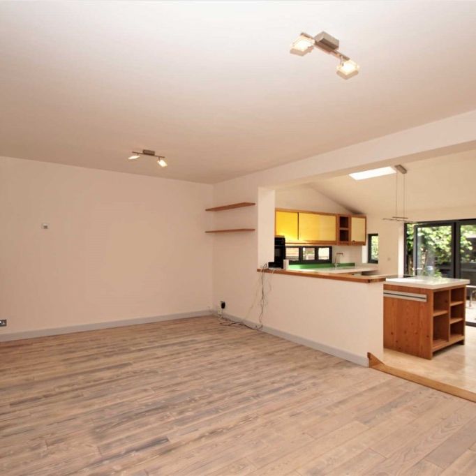 3 bed House for rent - Photo 1