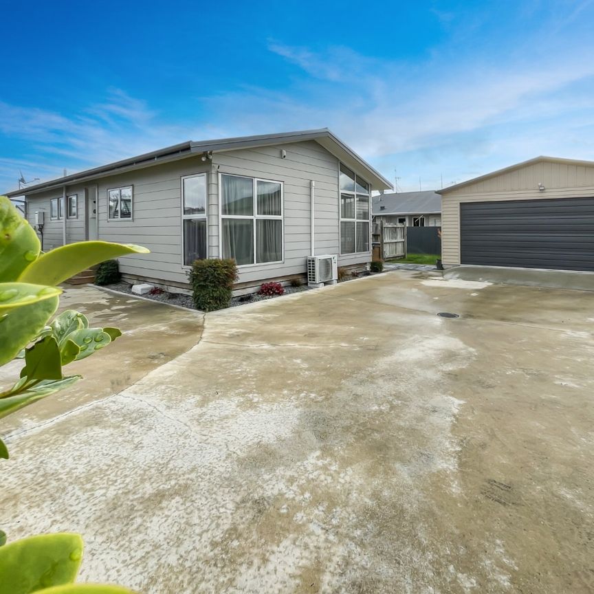 Avenue Road East, Hastings Central - Photo 1