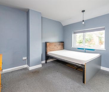 3 bed House - Semi-Detached To Let - Photo 5