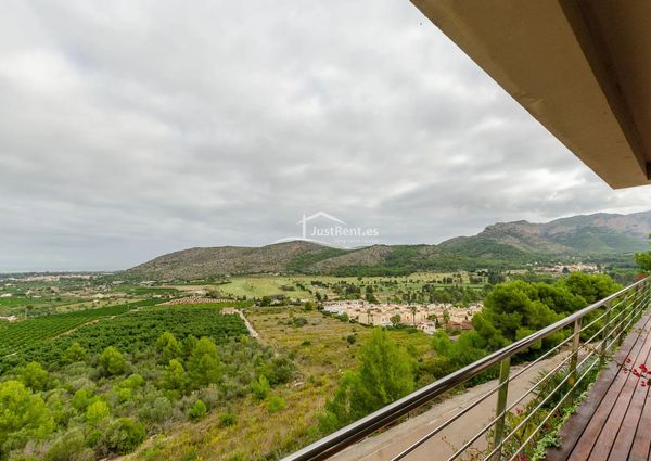 Villa with sea views for rent in La Sella Golf