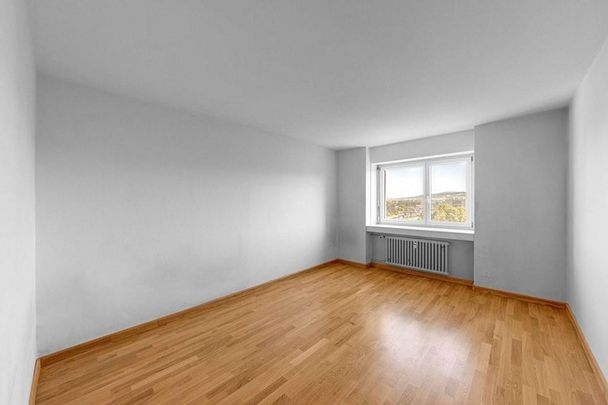 Living in a well-maintained high-rise building - Foto 1