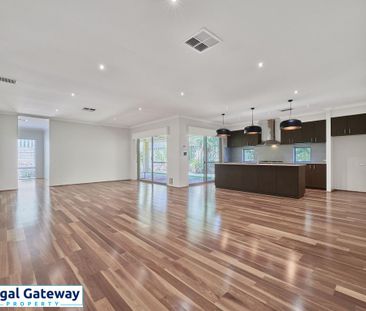 31 Aubin Grove Link, AUBIN GROVE WA 6164 - Photo 4