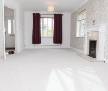 4 bedroom detached house to rent - Photo 2