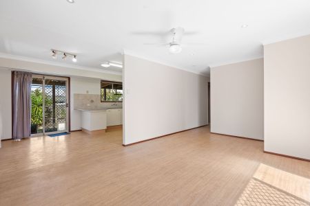 6/7 Lowmead Street, 4119, Underwood Qld - Photo 2