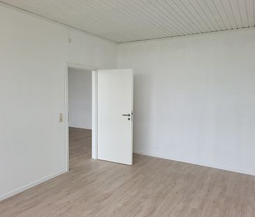 3 ZKB Wohnung zur Miete mit schöner Aussicht in ruhiger Wohngegend! - Photo 1
