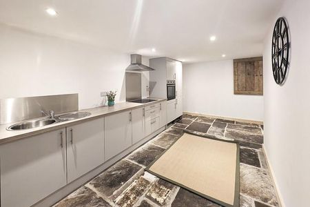 2 bedroom terraced house to rent - Photo 2